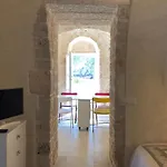 Trullo Dell' Edera Con Piscina Privata * Alberobello