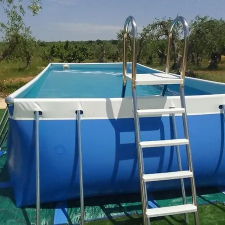Trullo Dell' Edera Con Piscina Privata Lägenhet *