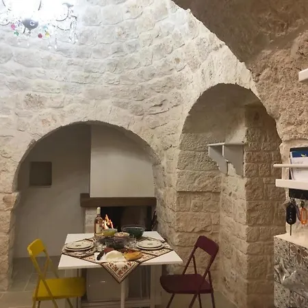 Trullo Dell' Edera Con Piscina Privata * Alberobello