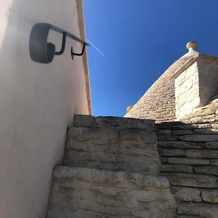 Lägenhet Trullo Dell' Edera Con Piscina Privata Alberobello