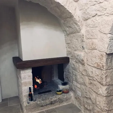 Trullo Dell' Edera Con Piscina Privata Lejlighed *