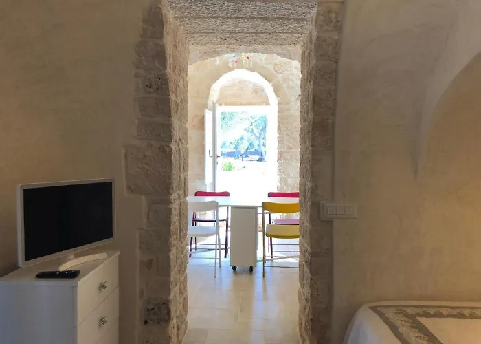 Trullo Dell' Edera Con Piscina Privata * Alberobello