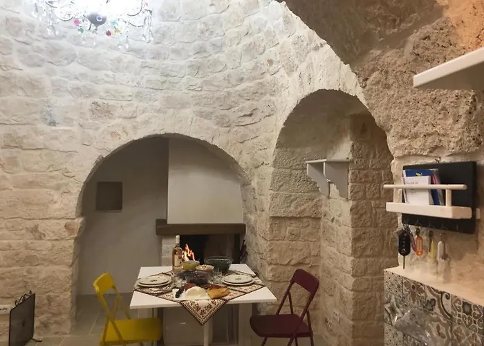 Trullo Dell' Edera Con Piscina Privata * Alberobello
